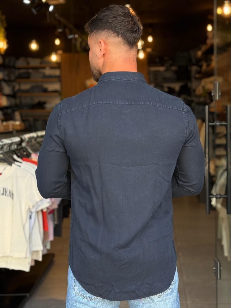 ⁦חולצה מכופתרת⁩ – תמונה ⁦2⁩