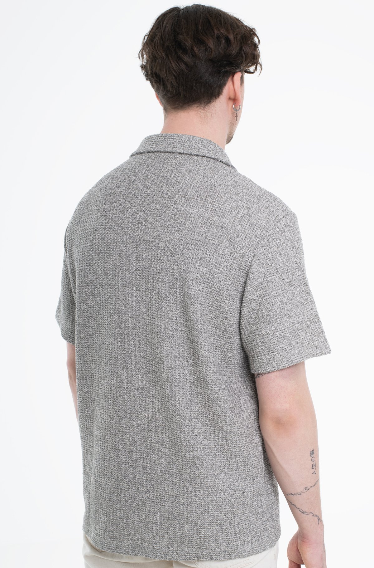 חולצה מכופתרת – תמונה 2