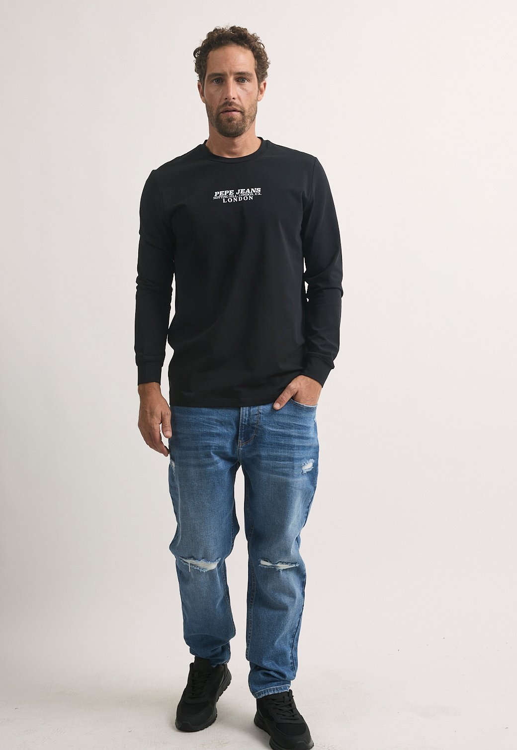 ג'ינס טאפר סלים עם קרעים – תמונה 3