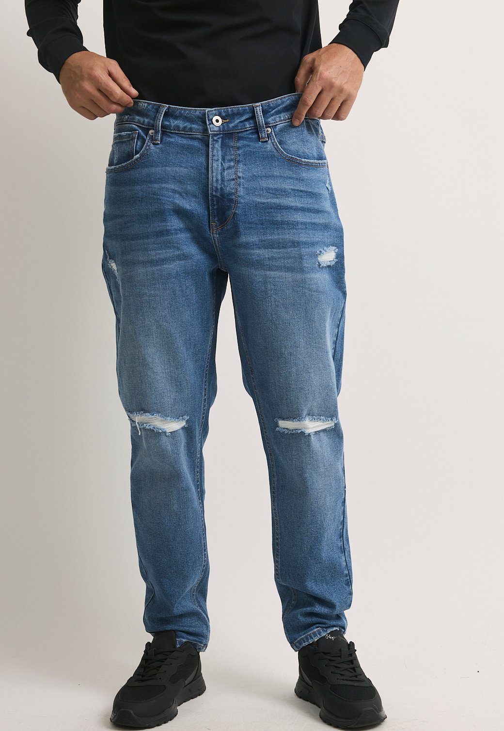 ג'ינס טאפר סלים עם קרעים – תמונה 5