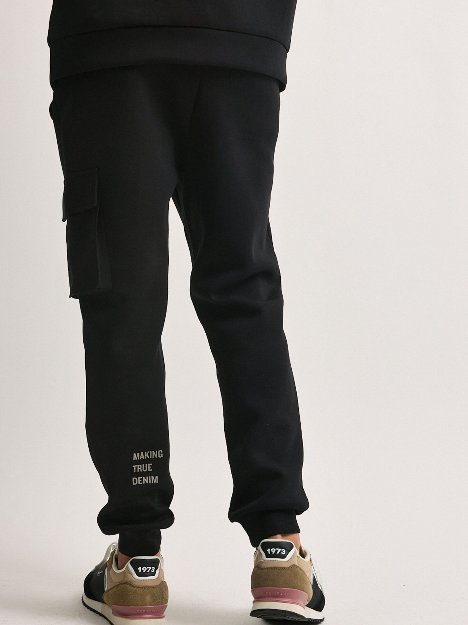 חליפה קפוצ’ון ומכנס – תמונה 4