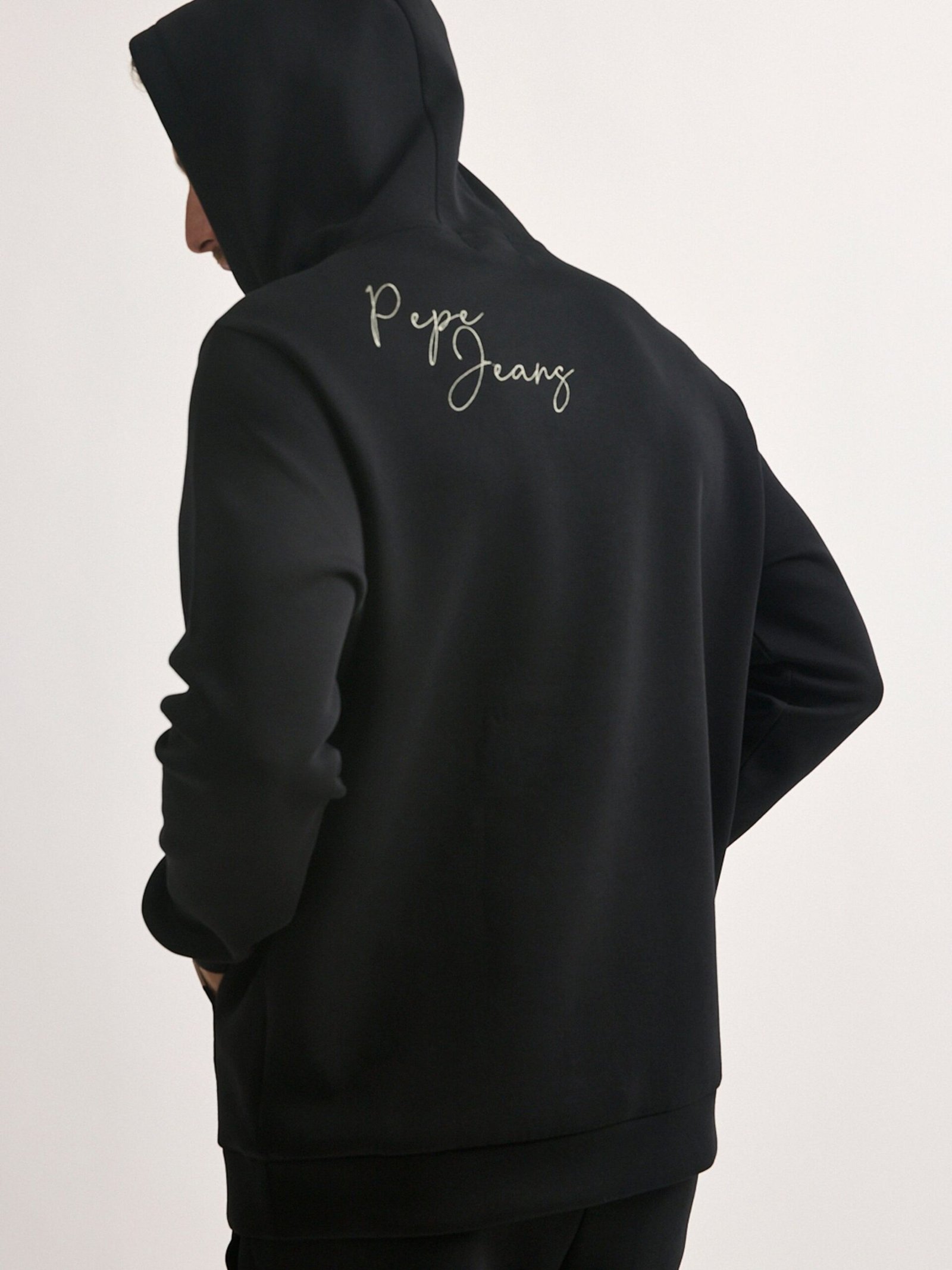 חליפה קפוצ’ון ומכנס – תמונה 5