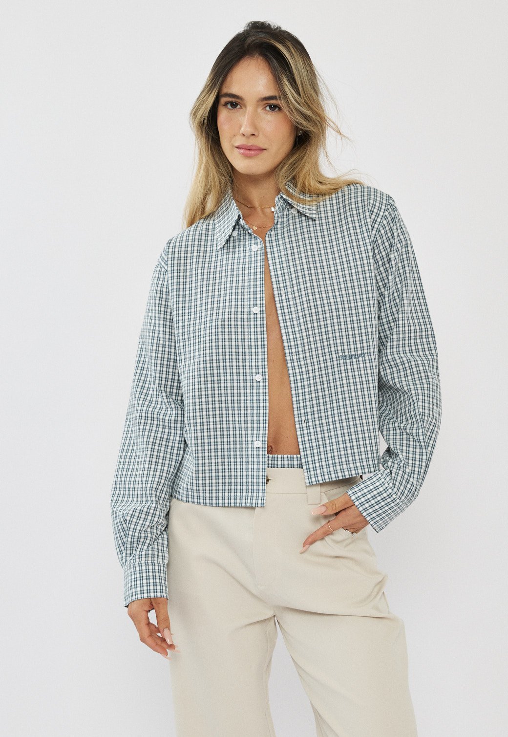 חולצה מכופתרת