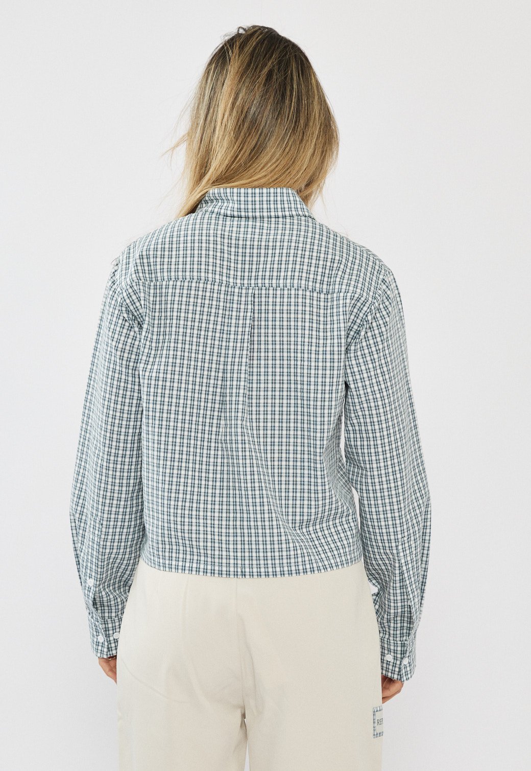 חולצה מכופתרת – תמונה 2