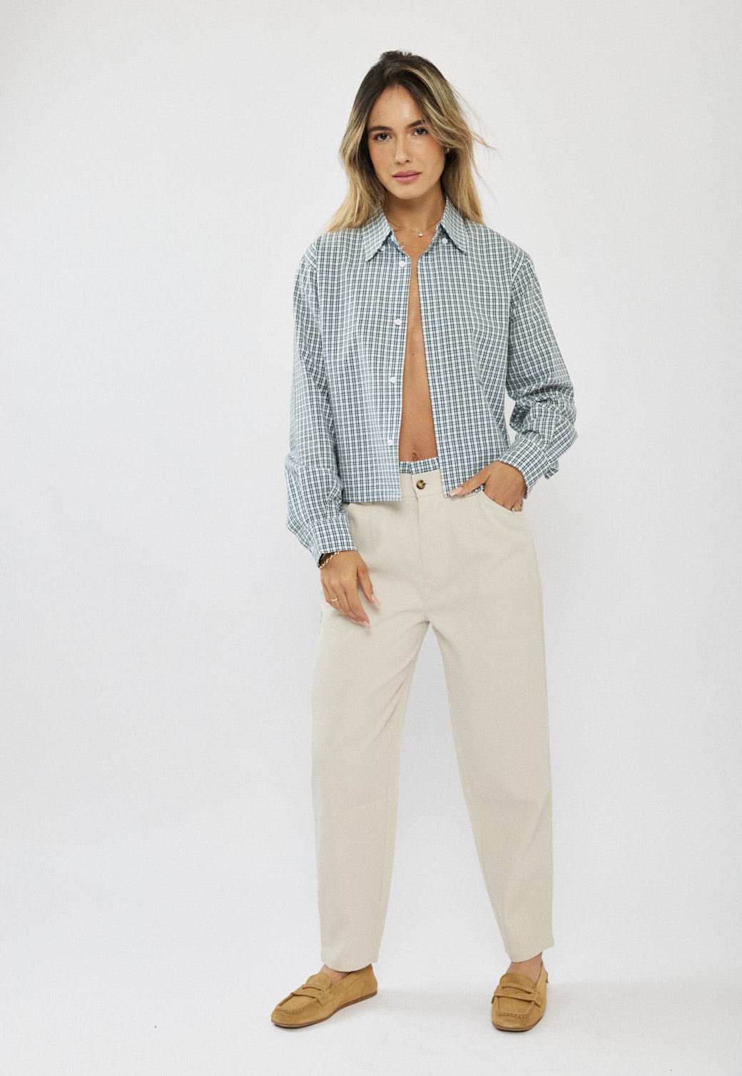 חולצה מכופתרת – תמונה 4