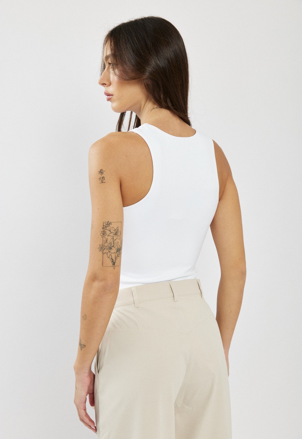 בגד גוף – תמונה 2