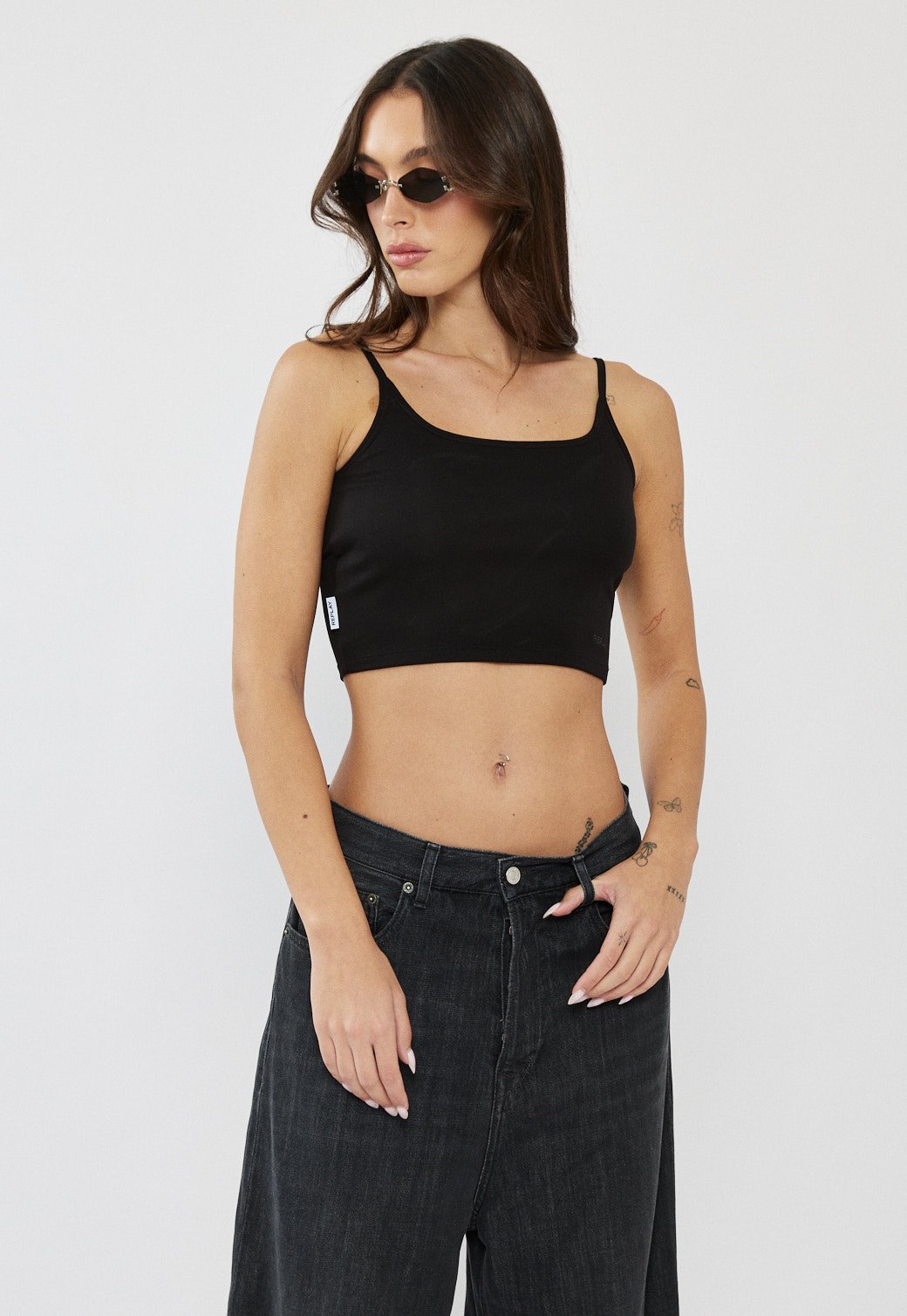 גופיית ספגטי בטן