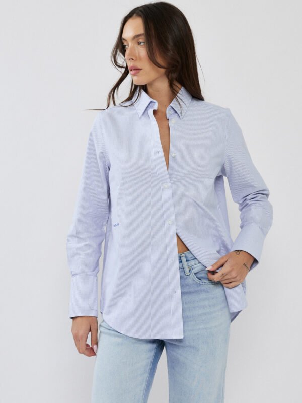 חולצה מכופתרת