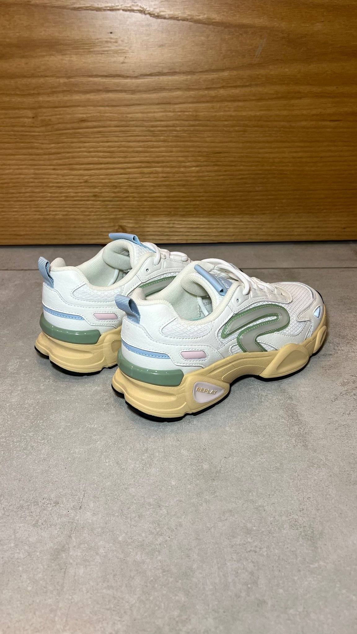 סניקרס אופנתית – תמונה 2